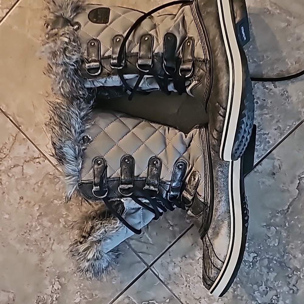 Sorel waterproof winter  boots